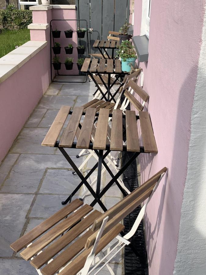 Min-Y-Fford Sleeps 6 Plus Pet Newport  Extérieur photo