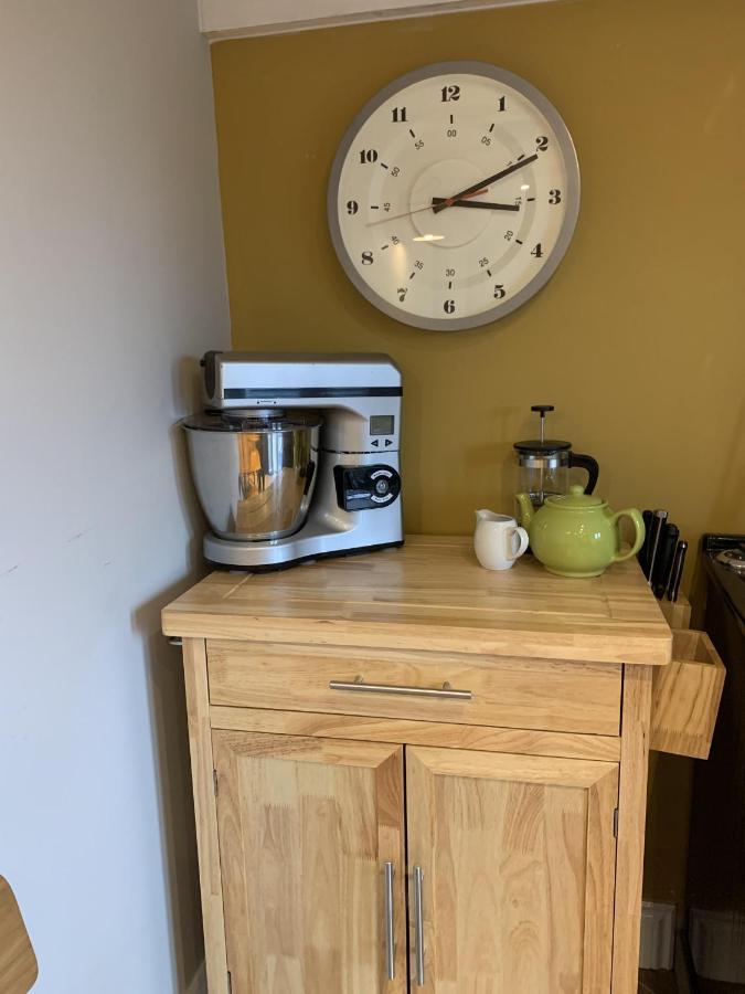Min-Y-Fford Sleeps 6 Plus Pet Newport  Extérieur photo