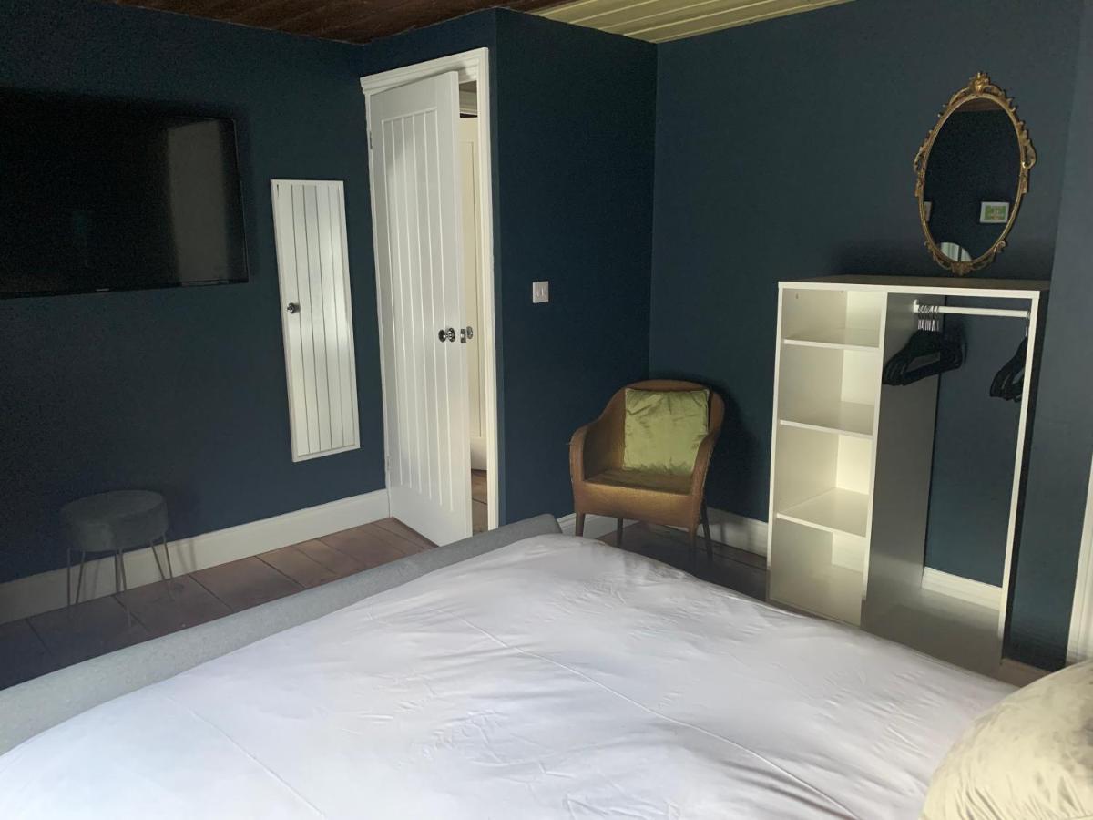 Min-Y-Fford Sleeps 6 Plus Pet Newport  Extérieur photo