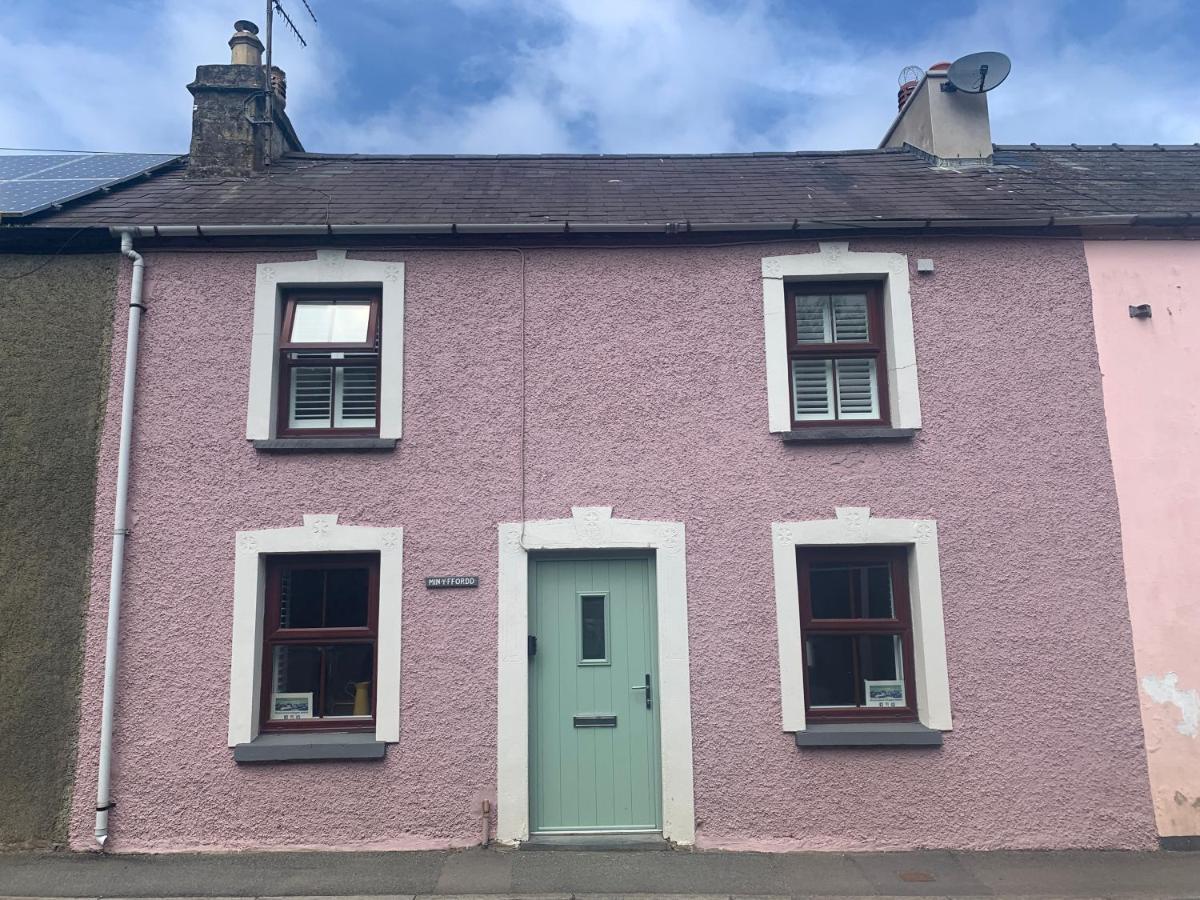 Min-Y-Fford Sleeps 6 Plus Pet Newport  Extérieur photo
